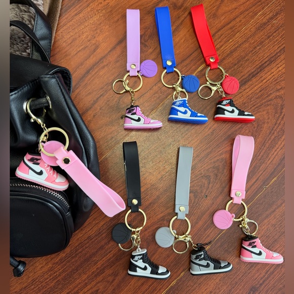 KSneaker Keychain Strap - Picture 1 of 2